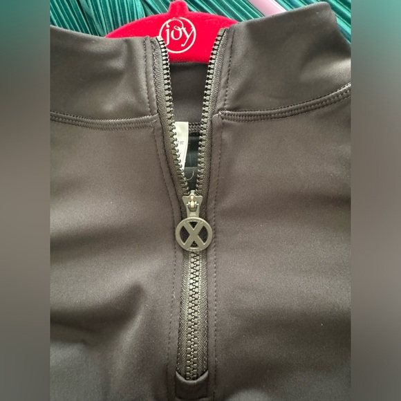 Savage X Fenty Cropped Zip Up w/ Mesh Back NEVER WORN - Picture 3 of 5